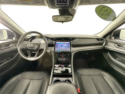 Used 2023 Jeep Grand Cherokee L Limited w/ Black Appearance Package image 3