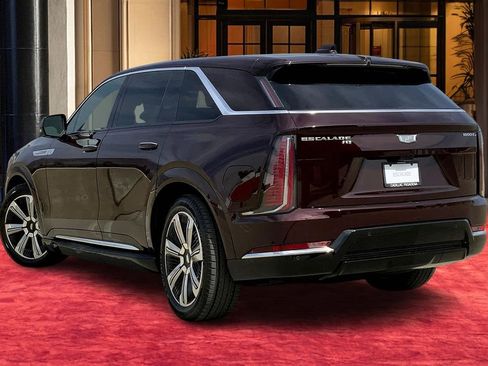 New 2025 Cadillac Escalade IQ Luxury 2 image 4