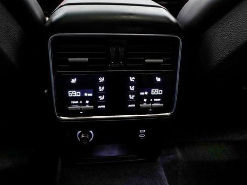 Used 2021 Porsche Cayenne Turbo image 20