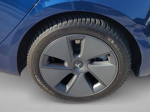 Used 2022 Tesla Model 3 Long Range AWD/4WD image 7
