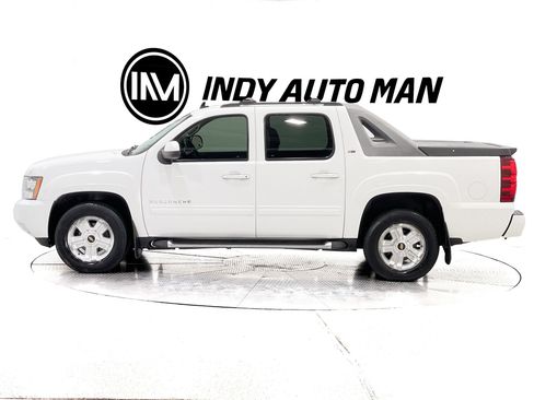 Used 2011 Chevrolet Avalanche LT w/ Suspension Package, Off-Road AWD/4WD image 7