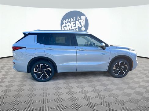 New 2025 Mitsubishi Outlander SEL image 7