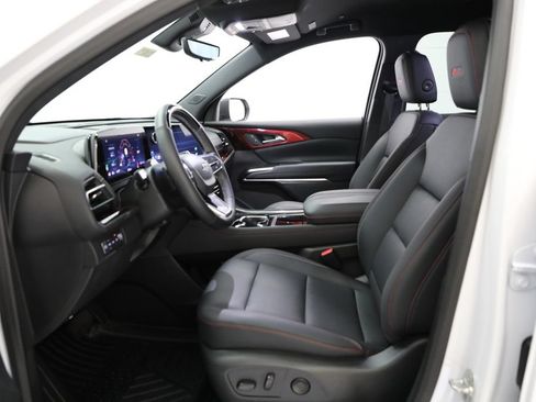 Used 2024 Chevrolet Traverse Z71 w/ Enhanced Driving Package AWD/4WD image 5