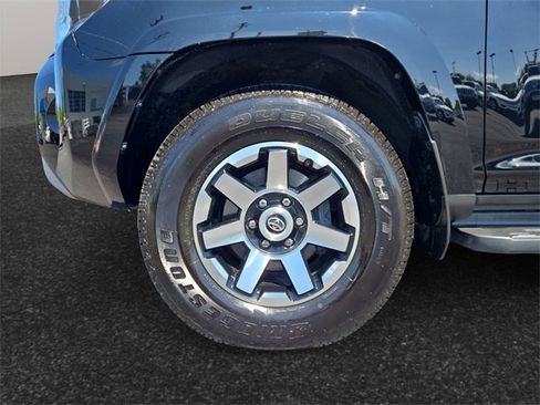 Used 2019 Toyota 4Runner TRD Off-Road image 10