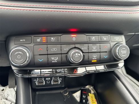 Used 2024 Dodge Durango GT image 16