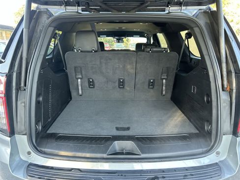 Used 2024 Chevrolet Suburban LT image 19