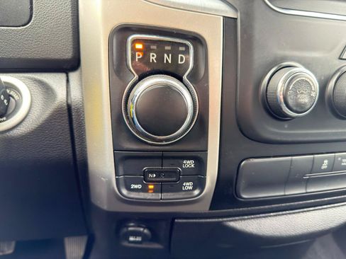 Used 2020 RAM 1500 Classic SLT AWD/4WD image 40