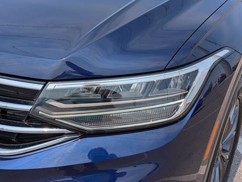 Used 2023 Volkswagen Tiguan SE AWD/4WD image 9