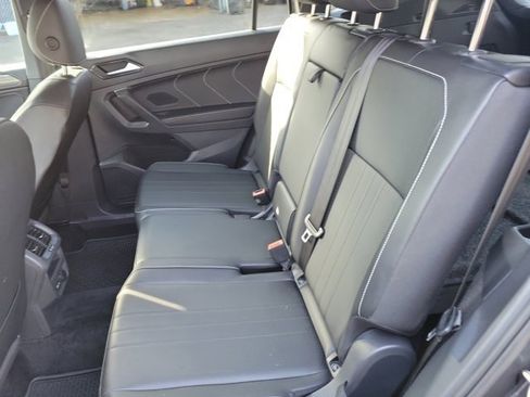 Used 2023 Volkswagen Tiguan SE R-Line image 14