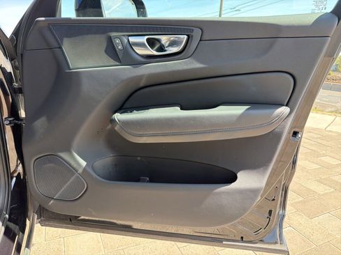 Used 2025 Volvo XC60 B5 Plus AWD/4WD image 25