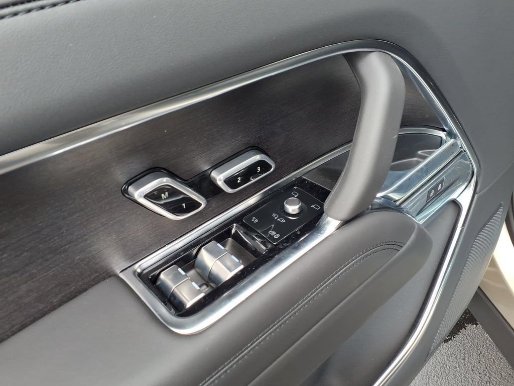 New 2026 Land Rover Range Rover SE AWD/4WD image 11