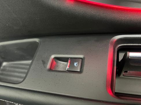 Used 2025 Ford Expedition Platinum image 23