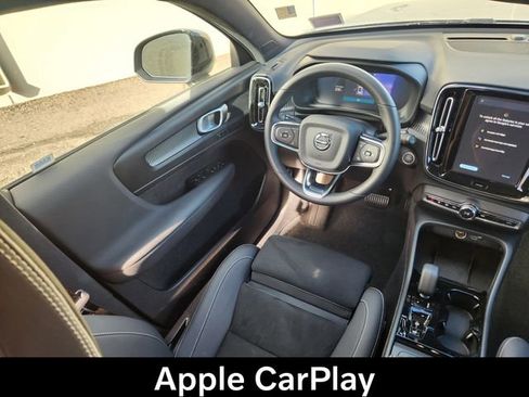 Certified 2025 Volvo XC40 B5 Plus image 12