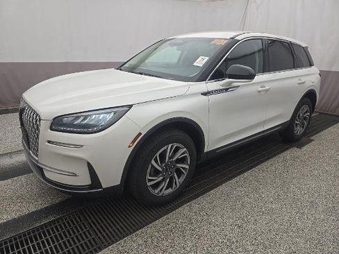 Used 2024 Lincoln Corsair AWD image 3
