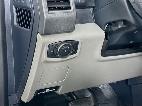 Used 2022 Ford F250 XL w/ Power Equipment Group image 10