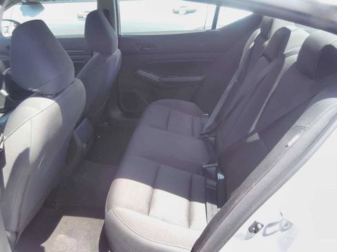 Used 2024 Nissan Altima 2.5 SV FWD image 4