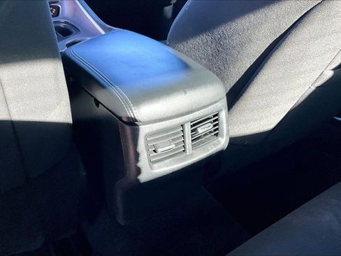 Used 2022 Dodge Challenger SXT image 10