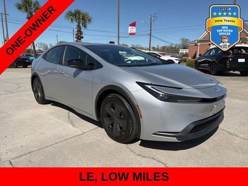 Used 2025 Toyota Prius LE image 3