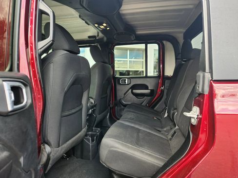 Used 2021 Jeep Gladiator Sport image 35