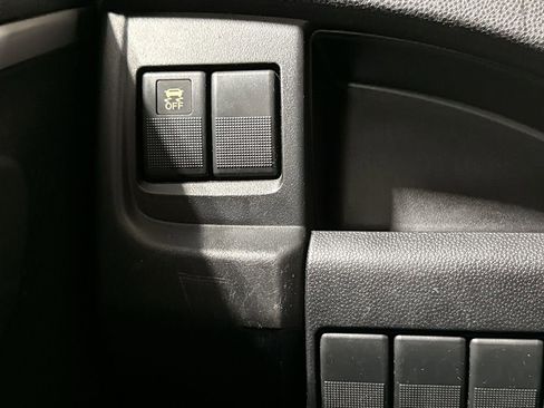 Used 2012 MAZDA MAZDA5 Sport image 17