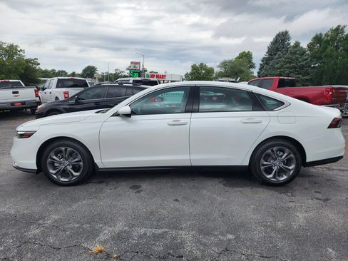 Used 2024 Honda Accord EX image 4