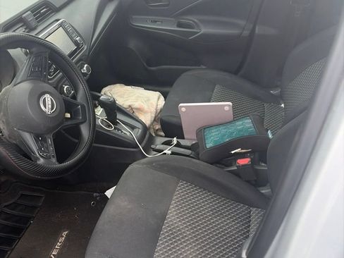Used 2023 Nissan Versa S w/ Trunk Package FWD image 8