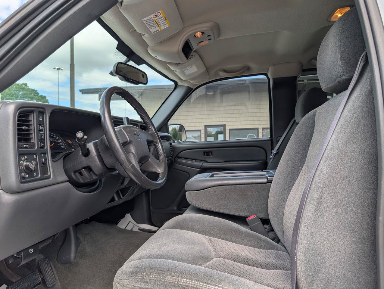 Used 2004 Chevrolet Silverado 2500 LS w/ Skid Plate Package AWD/4WD image 13