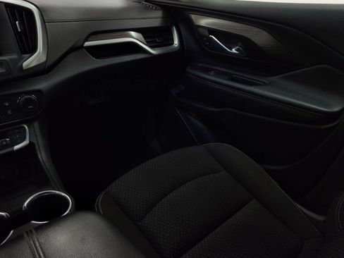 Used 2022 GMC Terrain SLE w/ Driver Convenience Package image 24