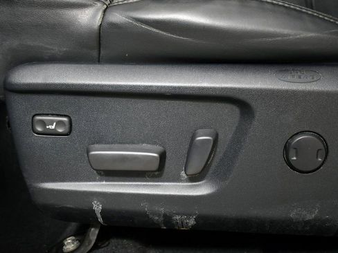 Used 2018 Toyota Tundra Platinum image 13