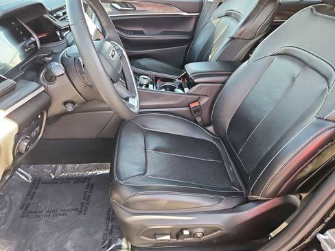 Used 2022 Jeep Grand Cherokee Limited 4xe w/ Luxury Tech Group II image 17