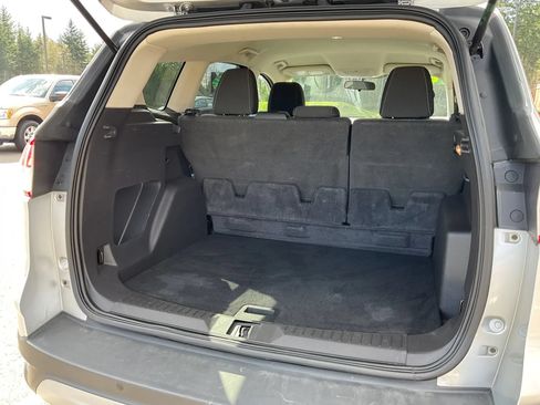 Used 2016 Ford Escape SE w/ Equipment Group 201A AWD/4WD image 12