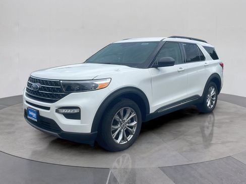 Used 2023 Ford Explorer XLT w/ Equipment Group 202A AWD/4WD image 1