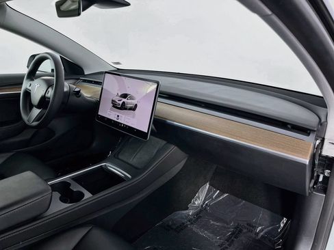 Used 2023 Tesla Model 3 Standard Range RWD image 32
