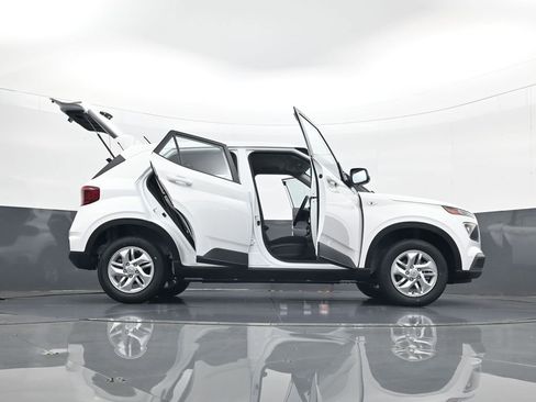 New 2026 Hyundai Venue SE FWD image 33