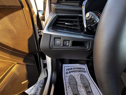 Used 2025 Cadillac XT5 Premium Luxury image 16