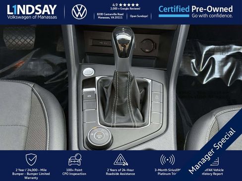 Certified 2022 Volkswagen Taos SE image 17