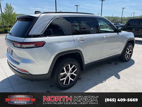Used 2025 Jeep Grand Cherokee Limited AWD/4WD image 19