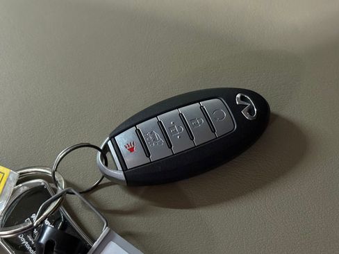 Used 2023 INFINITI QX80 Premium Select w/ All-Season Package image 36