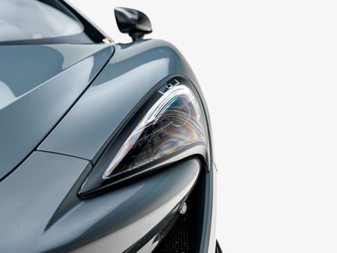 Used 2020 McLaren 600LT Spider RWD image 24