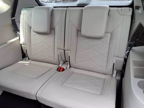 New 2026 Volkswagen Atlas SE image 14