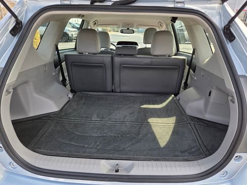 Used 2016 Toyota Prius V Four image 11