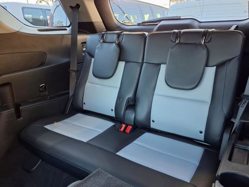 Used 2023 Ford Explorer XLT w/ Equipment Group 202A image 8