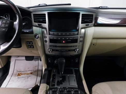 Used 2013 Lexus LX 570 4WD w/ Luxury Pkg w/Pre-crash image 47