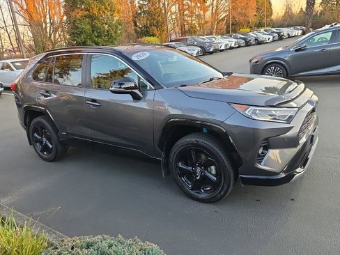 Used 2020 Toyota RAV4 XSE image 8