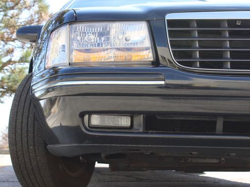 Used 1999 Cadillac De Ville Concours image 26