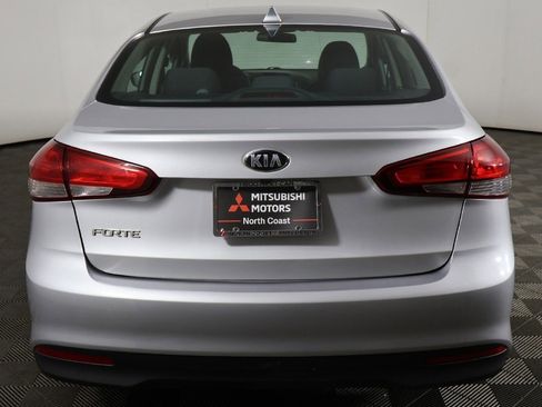 Used 2018 Kia Forte LX w/ LX Popular Package image 9