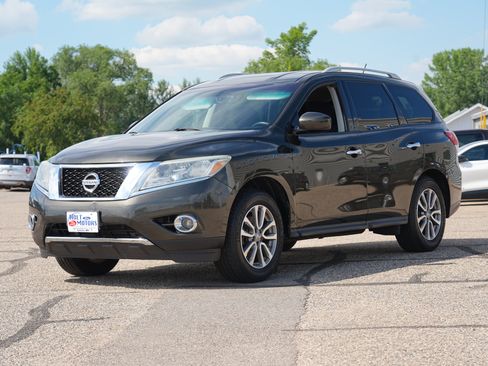 Used 2016 Nissan Pathfinder SV AWD/4WD image 8