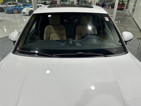 Used 2019 Porsche Macan AWD/4WD image 17
