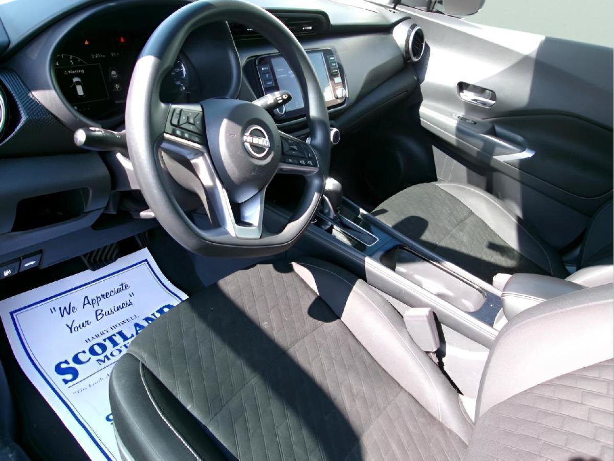 Used 2024 Nissan Kicks SV FWD image 12