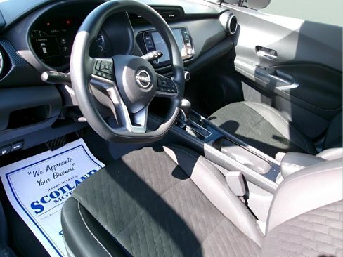 Used 2024 Nissan Kicks SV FWD image 12